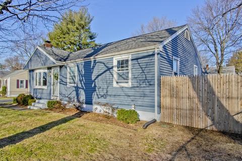 68 Cheyenne Rd, Springfield, MA 01109 photo 3