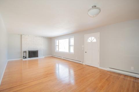 86 Emerson St, Springfield, MA 01118 photo 5
