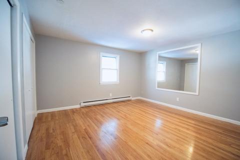86 Emerson St, Springfield, MA 01118 photo 10