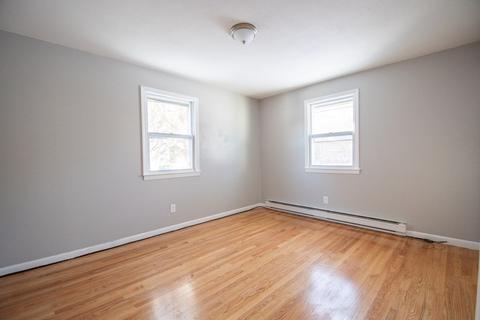 86 Emerson St, Springfield, MA 01118 photo 9