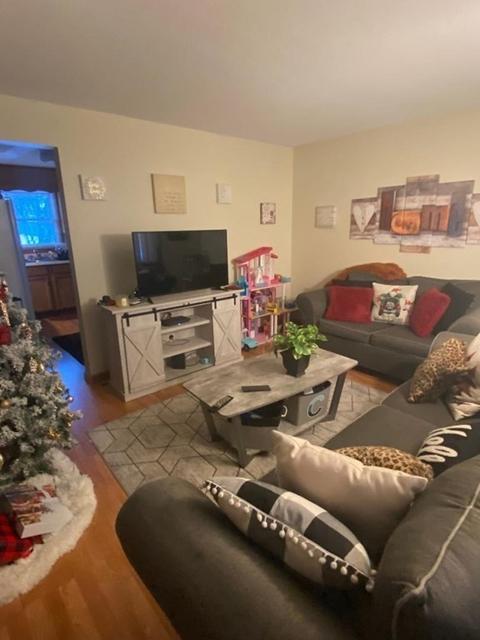 139 Moxon St, Springfield, MA 01151 photo 9