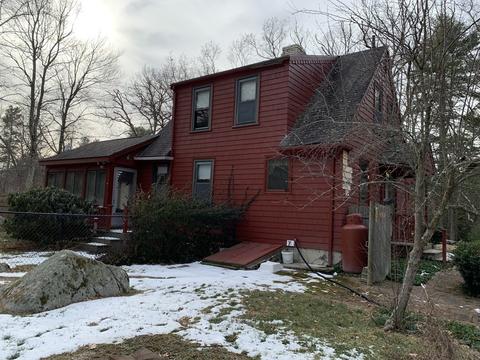 94 South St, Upton, MA 01568 photo 2