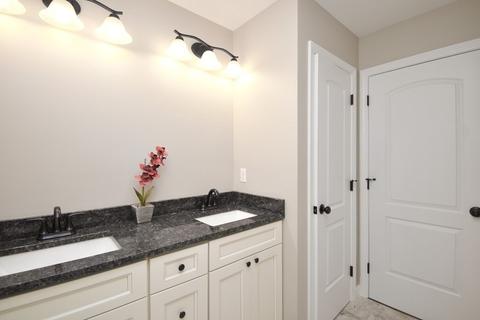 43 Elaine, Springfield, MA 01109 photo 16