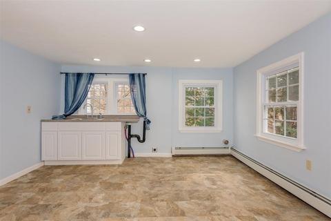24 Forest St, Worcester, MA 01609 photo 18