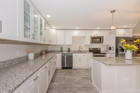 24 Forest St, Worcester, MA 01609 photo 7