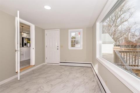 24 Forest St, Worcester, MA 01609 photo 10