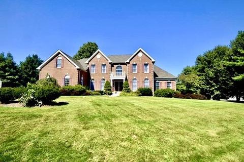 43 Cherokee Rd, Canton, MA 02021 photo 1