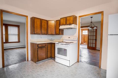 17 Waltham St, Maynard, MA 01754 photo 5