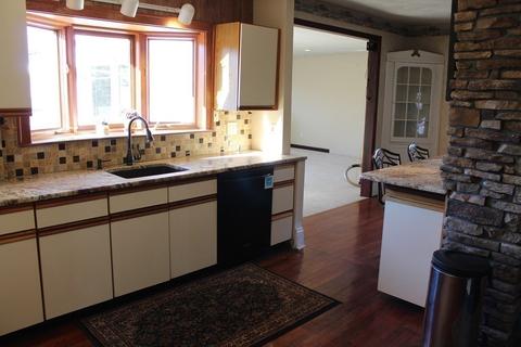 38 Leitch St, Springfield, MA 01109 photo 8