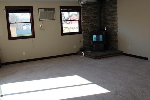 38 Leitch St, Springfield, MA 01109 photo 12