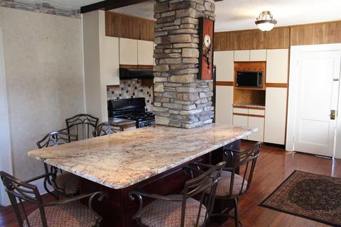 38 Leitch St, Springfield, MA 01109 photo 3