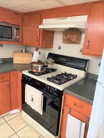 54 Healy St, Fall River, MA 02723 photo 28