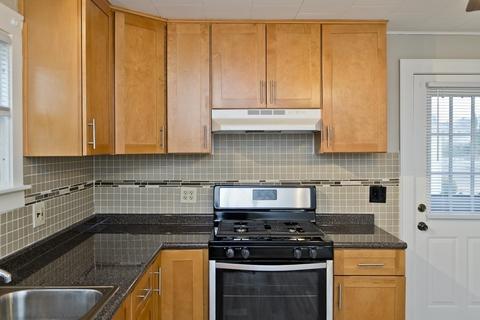 37 Greenleaf St, Chicopee, MA 01013 photo 6