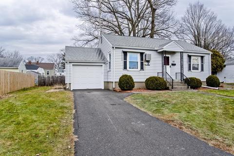 37 Greenleaf St, Chicopee, MA 01013 photo 2