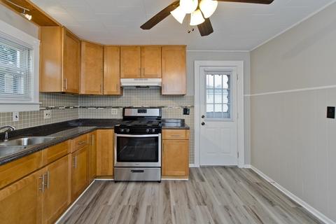 37 Greenleaf St, Chicopee, MA 01013 photo 4