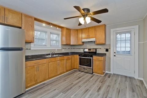 37 Greenleaf St, Chicopee, MA 01013 photo 3