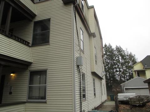 97 Holly St, Springfield, MA 01151 photo 3
