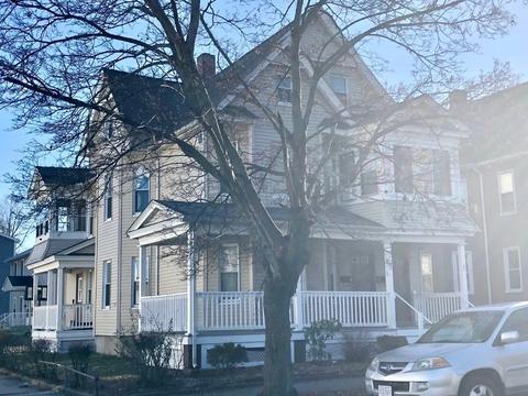 55 Oak St, Springfield, MA 01151 photo 2