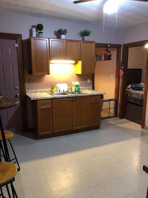 55 Oak St, Springfield, MA 01151 photo 5