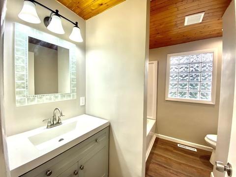 208 Wrentham Rd, Springfield, MA 01119 photo 14