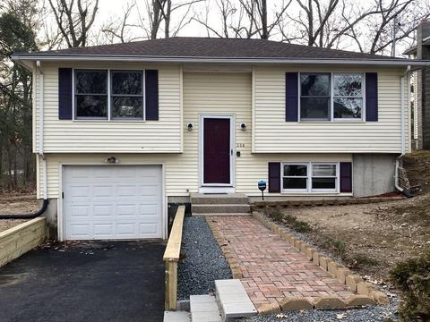 208 Wrentham Rd, Springfield, MA 01119 photo 2