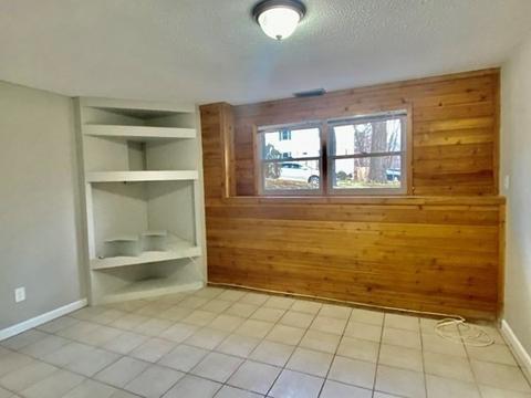 208 Wrentham Rd, Springfield, MA 01119 photo 17