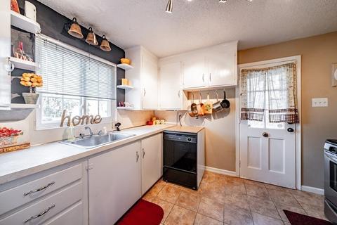 139 Abbott St, Springfield, MA 01118 photo 7