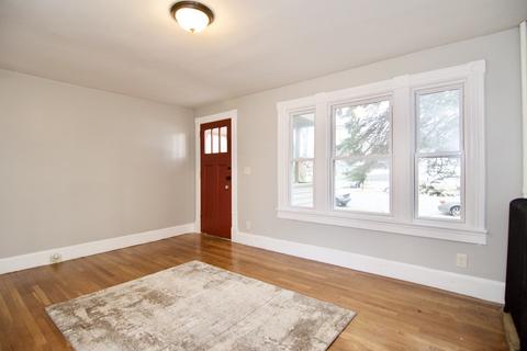 387 Page Blvd, Springfield, MA 01104 photo 4