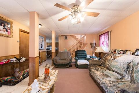 25 Eddy St, Fall River, MA 02723 photo 5