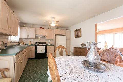 25 Eddy St, Fall River, MA 02723 photo 19