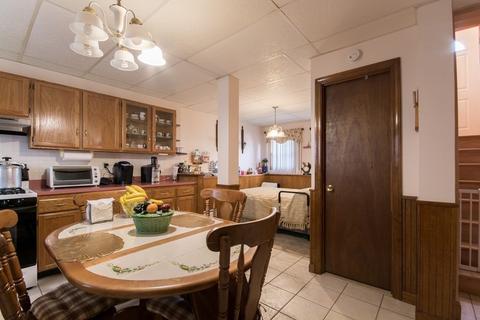 25 Eddy St, Fall River, MA 02723 photo 12