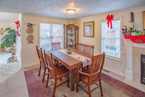 42 Honeysuckle Rd, Worcester, MA 01607 photo 6
