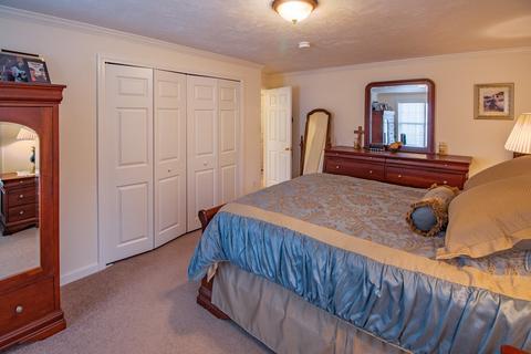 42 Honeysuckle Rd, Worcester, MA 01607 photo 12