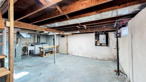 235 Connecticut Ave, Springfield, MA 01104 photo 14