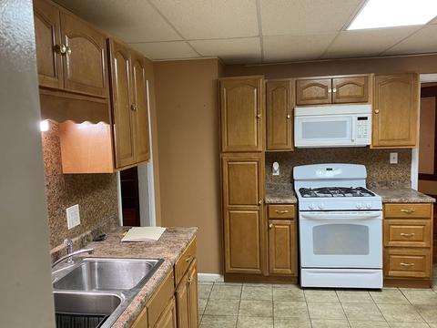 92 Alden St, Springfield, MA 01109 photo 3