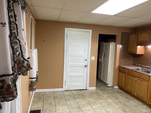 92 Alden St, Springfield, MA 01109 photo 5
