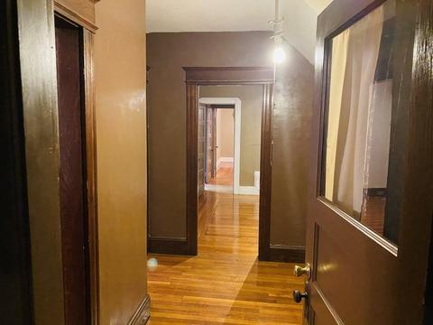 92 Alden St, Springfield, MA 01109 photo 2