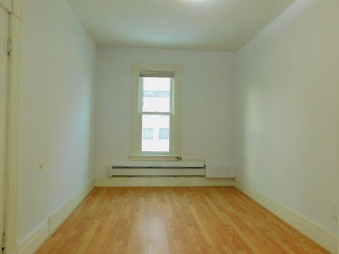 536 Chestnut St, Springfield, MA 01107 photo 8