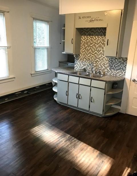 536 Chestnut St, Springfield, MA 01107 photo 16