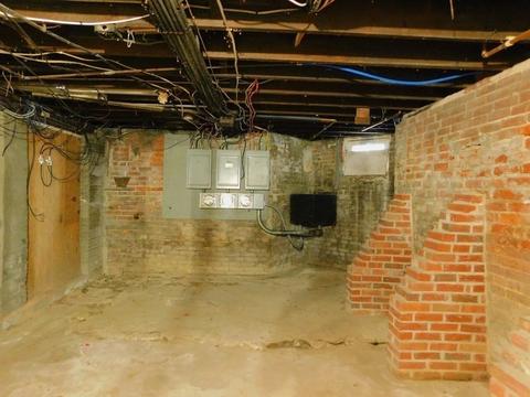 536 Chestnut St, Springfield, MA 01107 photo 24