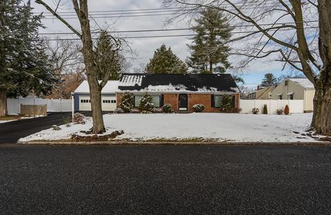 40 Chalfonte Dr, Springfield, MA 01118 photo 1