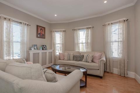 27 Shute St, Everett, MA 02149 photo 8