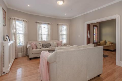 27 Shute St, Everett, MA 02149 photo 6