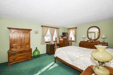 13 Ashview Dr, Spencer, MA 01562 photo 10