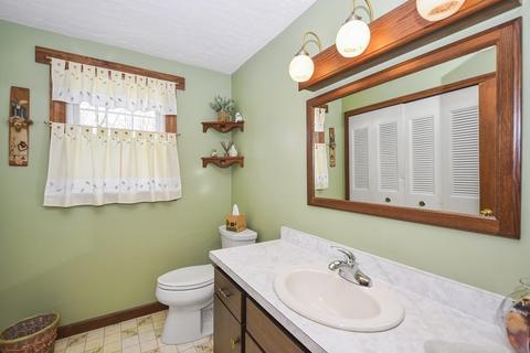 13 Ashview Dr, Spencer, MA 01562 photo 14