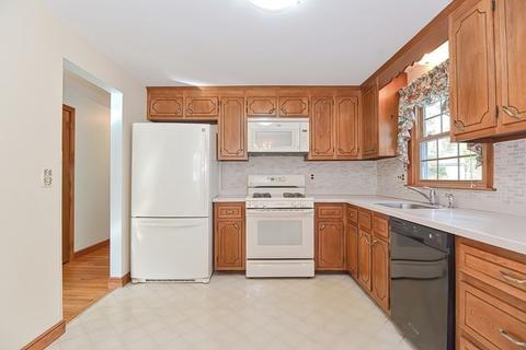 16 Blackington Rd, Foxboro, MA 02035 photo 9