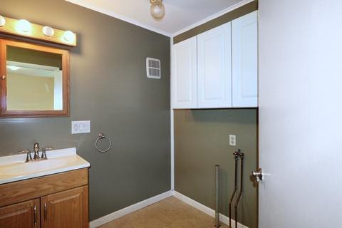 6 Pinevale St, Springfield, MA 01151 photo 8