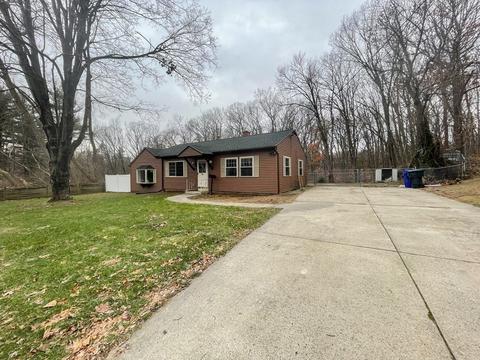 96 Crestmont St, Springfield, MA 01108 photo 3