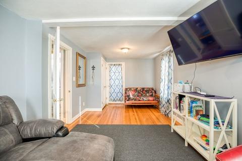 293 Abbott St, Springfield, MA 01118 photo 11