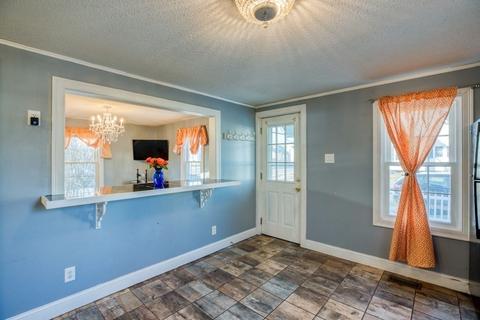 293 Abbott St, Springfield, MA 01118 photo 6